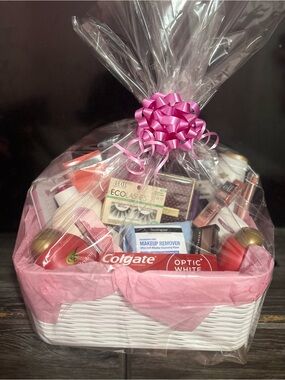 Beauty Gift Basket - Pink
